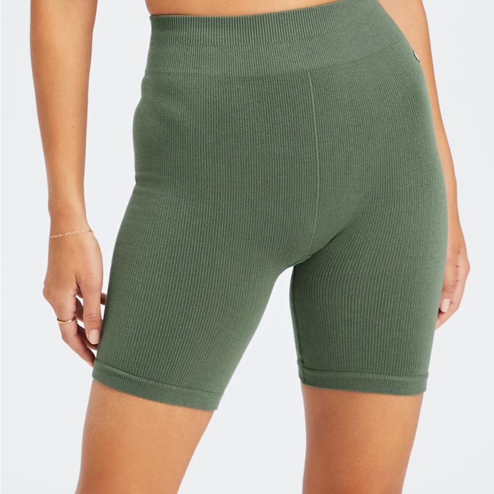 FABLETICS NWT High Waisted Cloudrib Seamless Short